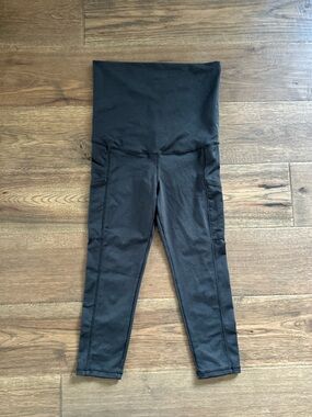 Kindred Bravely Louisa maternity and postpartum cropped legging